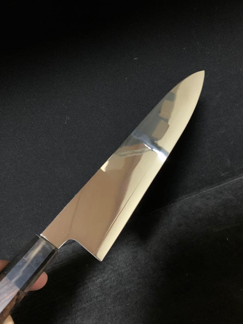 包丁　和牛刀　ハ寸　三枚打ち　鏡面研磨　切味抜群　箱付　未使用