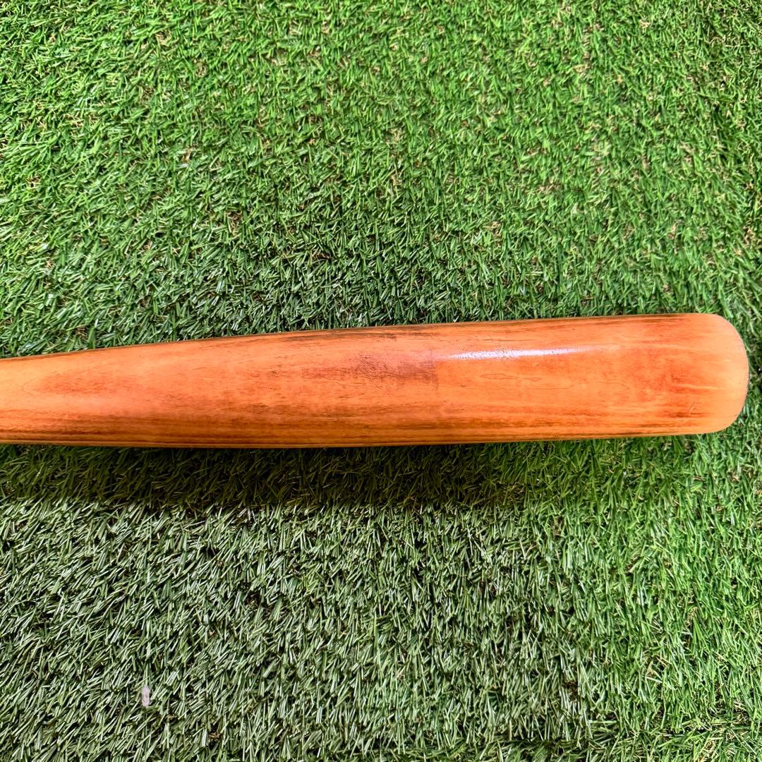 【美品】軟式野球木製バット 広島カープ 菊地涼介モデル 84cm760g