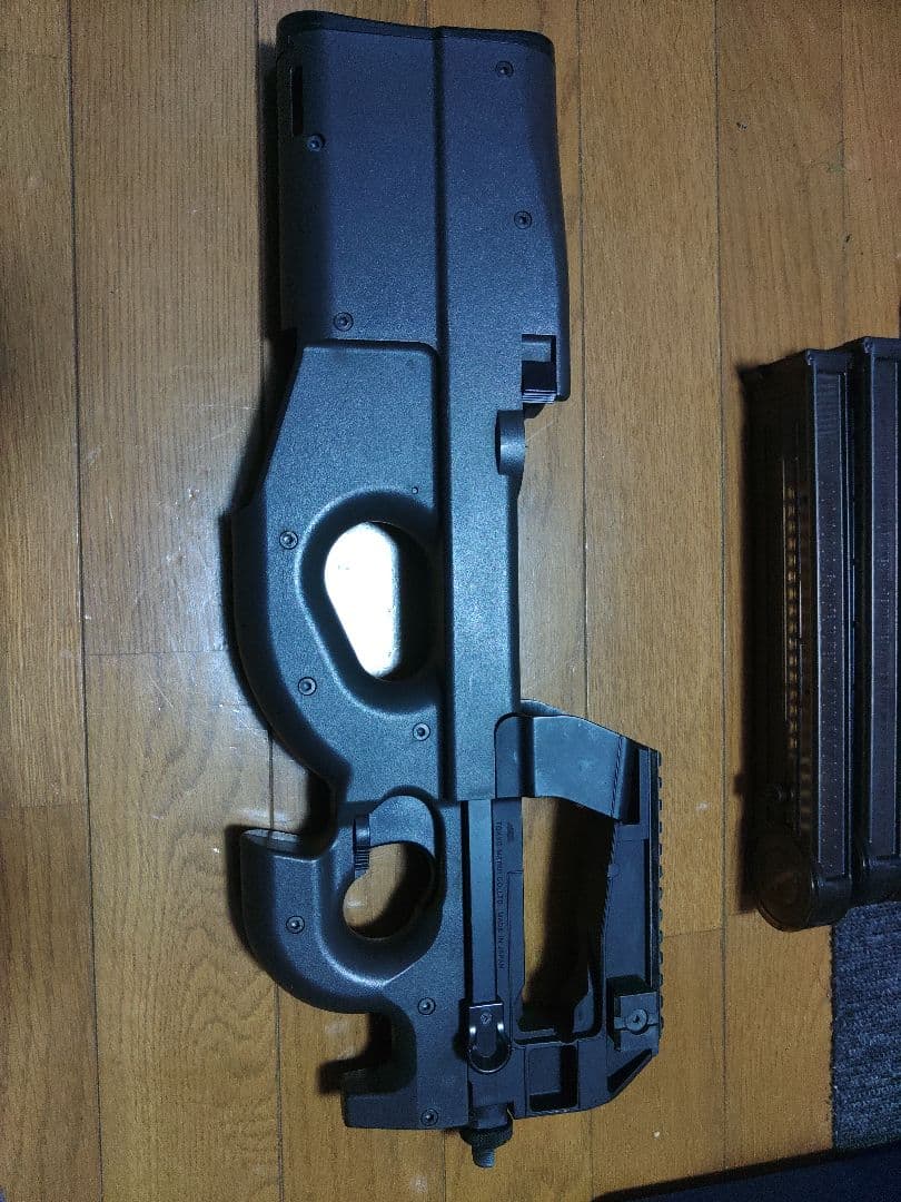 東京マルイ P90 マガジン付き