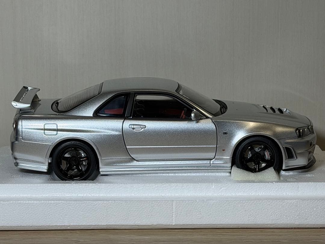 二*父様 オートアート　1/18 SKYLINE GT-R Z-tune シルバ