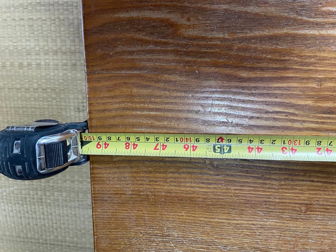 一枚板のテーブル