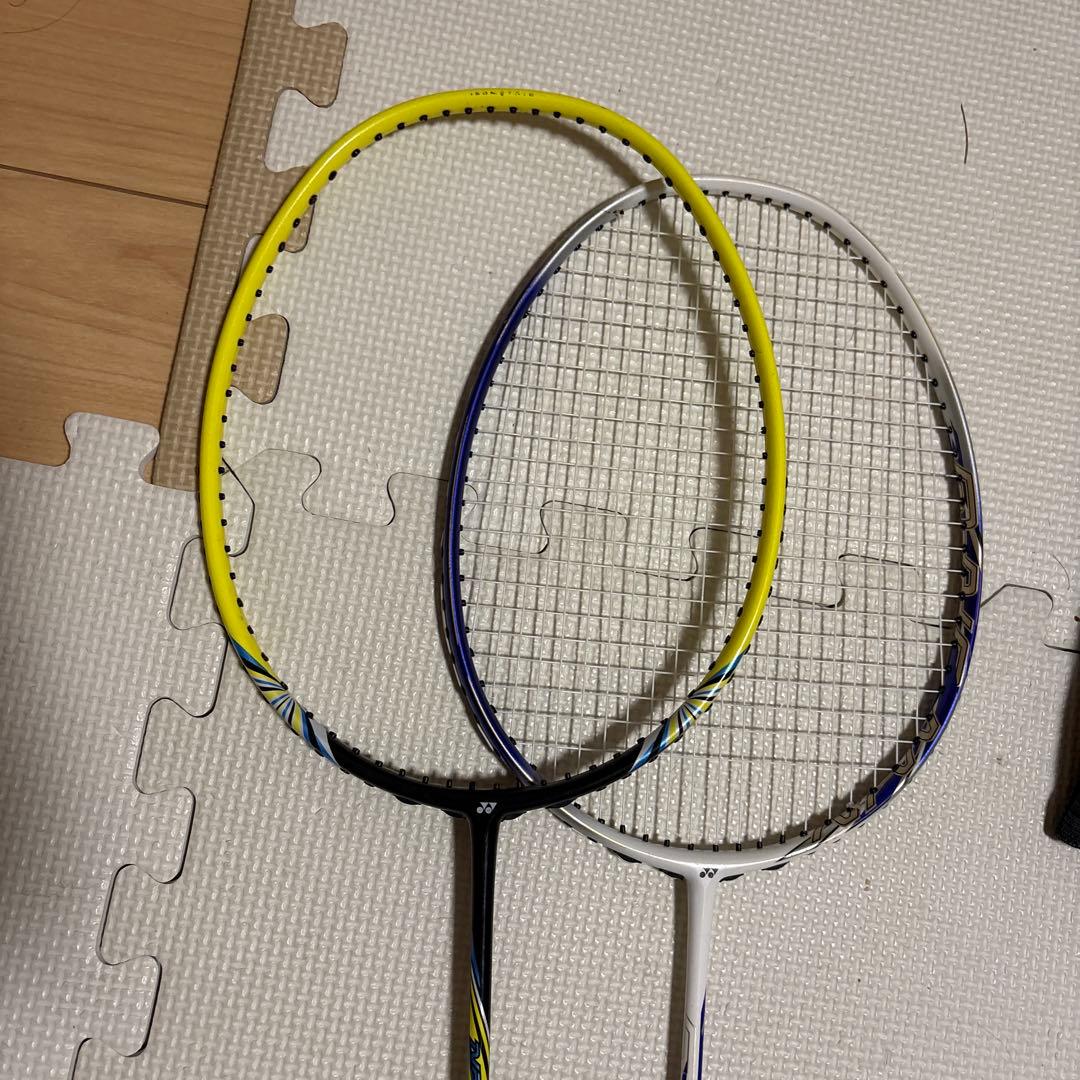 バドミントンラケット 2本セット　ナノレイ　180とナノレイ　200