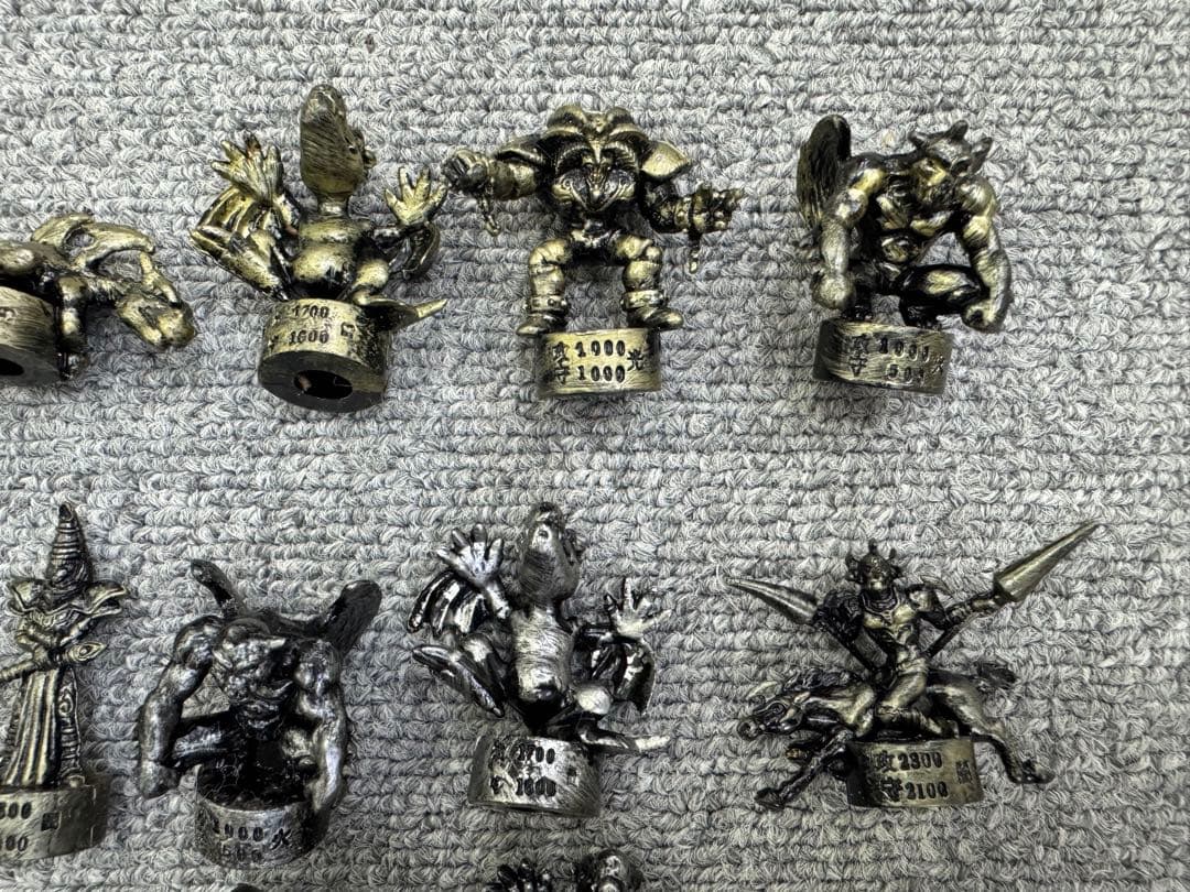 遊戯王　カプセルモンスター　ガチャガチャ　フィギュア　メタルディアシリーズ