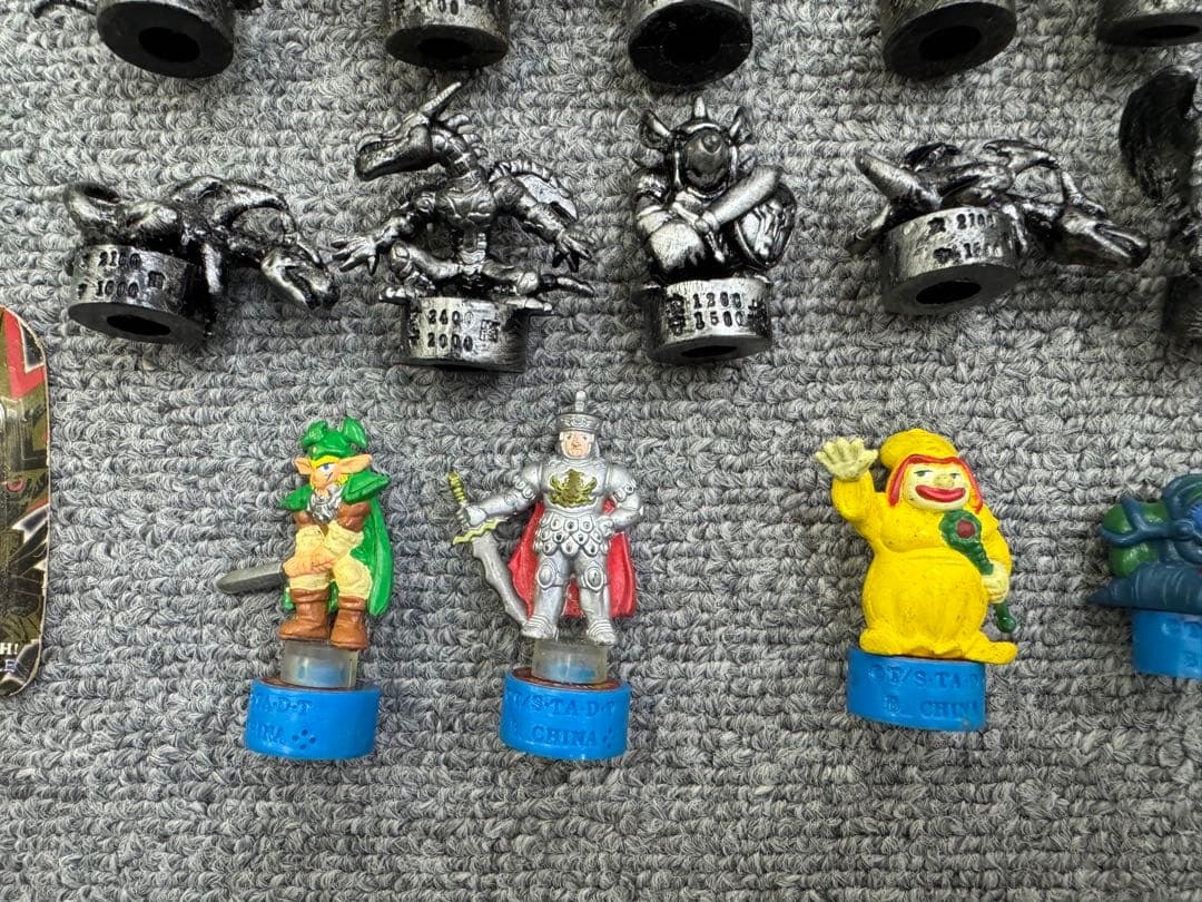 遊戯王　カプセルモンスター　ガチャガチャ　フィギュア　メタルディアシリーズ