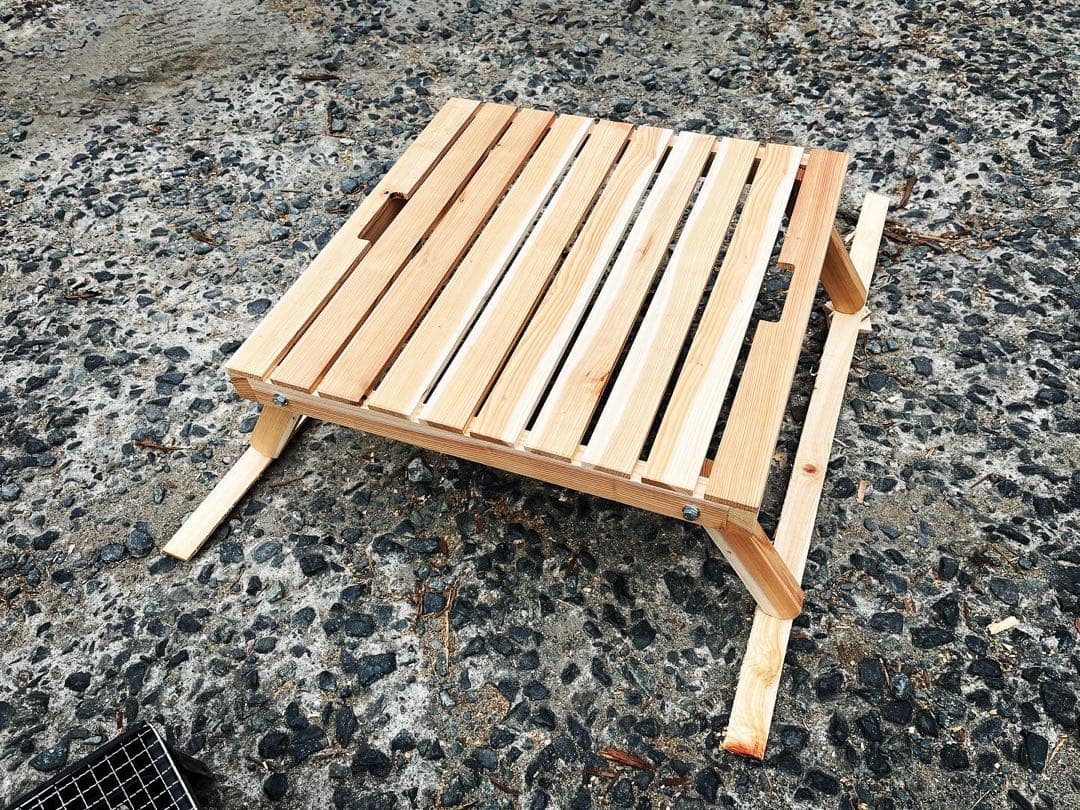 ハンドメイド　木製アウトドアテーブル　60センチ