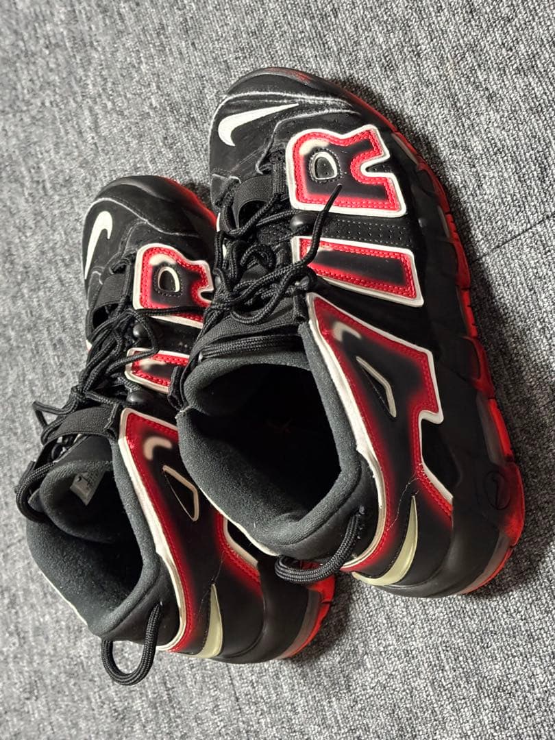 NIKE AIR MORE UPTEMPO 96'・ブラック/レッド