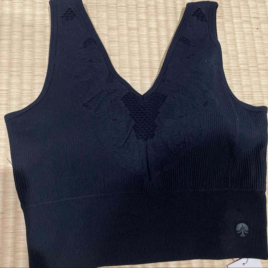 新品SUKALAブラックVネック ヨガウェアLサイズ