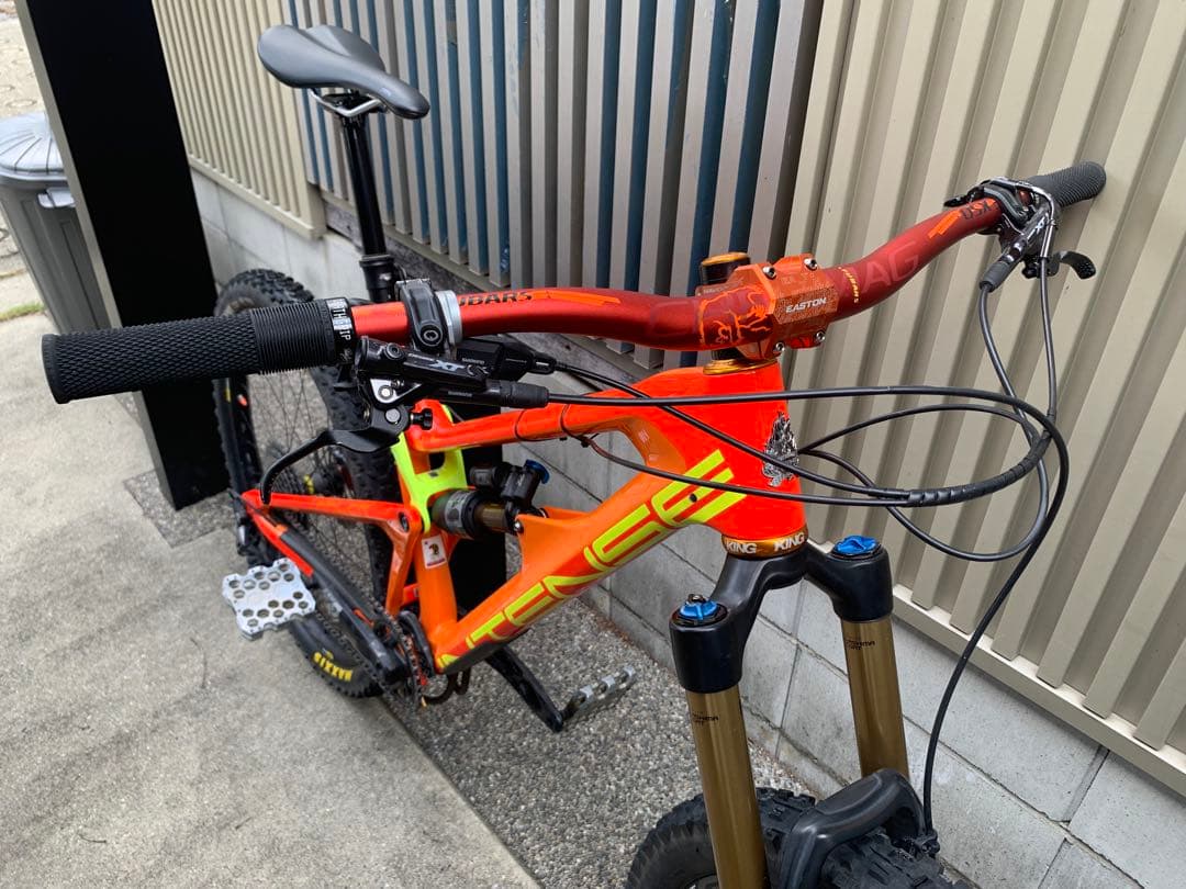 INTENSE TRACER 275 Mサイズ FOX カーボン インテンス
