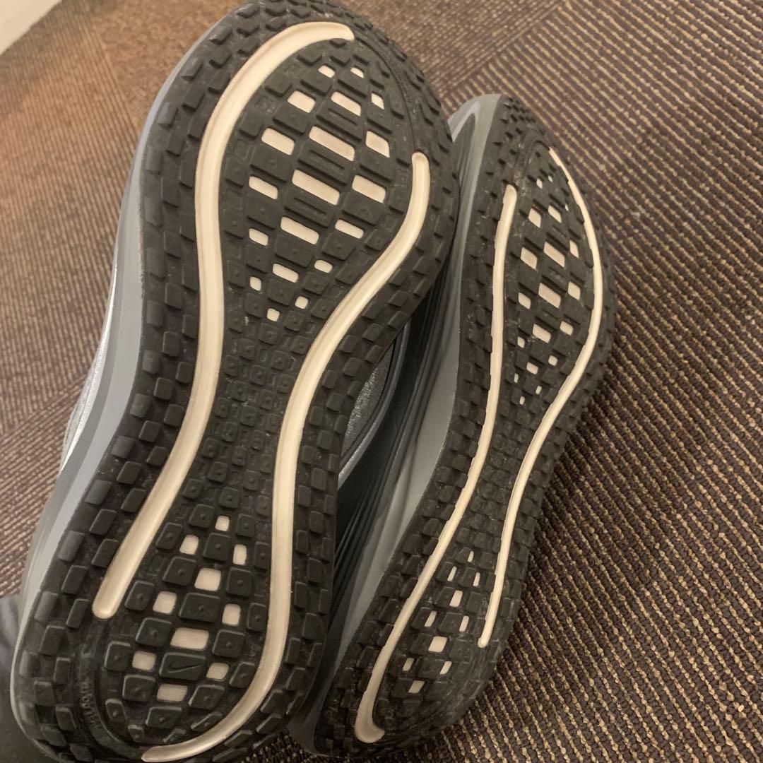 新品級 箱あり NIKE ナイキ ボメロプラス グレー 27.5