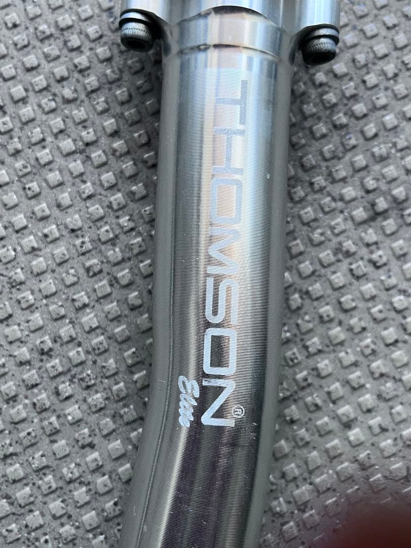 THOMSON シートポストφ31.6 L=410 セットバック有