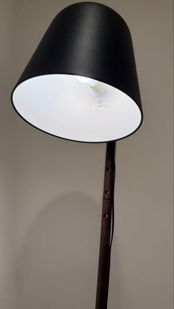 BoConcept フロアランプ Outrigger 北欧デザイン 三脚スタンド