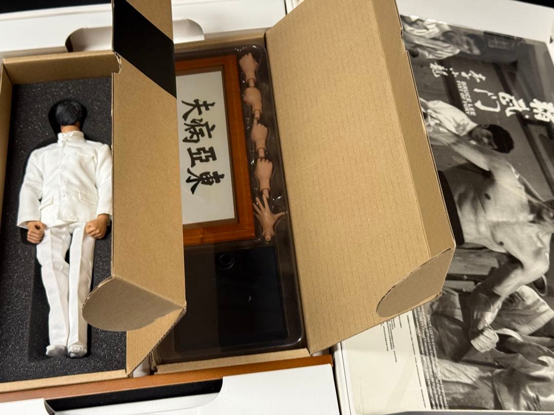 エンターベイ ブルース・リー 怒りの鉄拳 精武門 李小龍 1/6 フィギュア