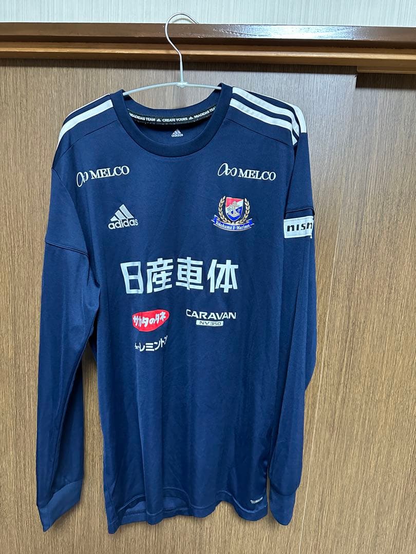 adidas 日本代表 ネイビー 長袖シャツ　マリノスの練習着です