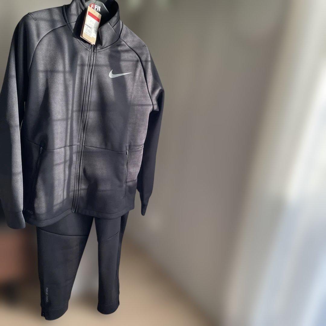 新品　タグ付　定価19,000円Nike ProBlack セットアップ（ L）