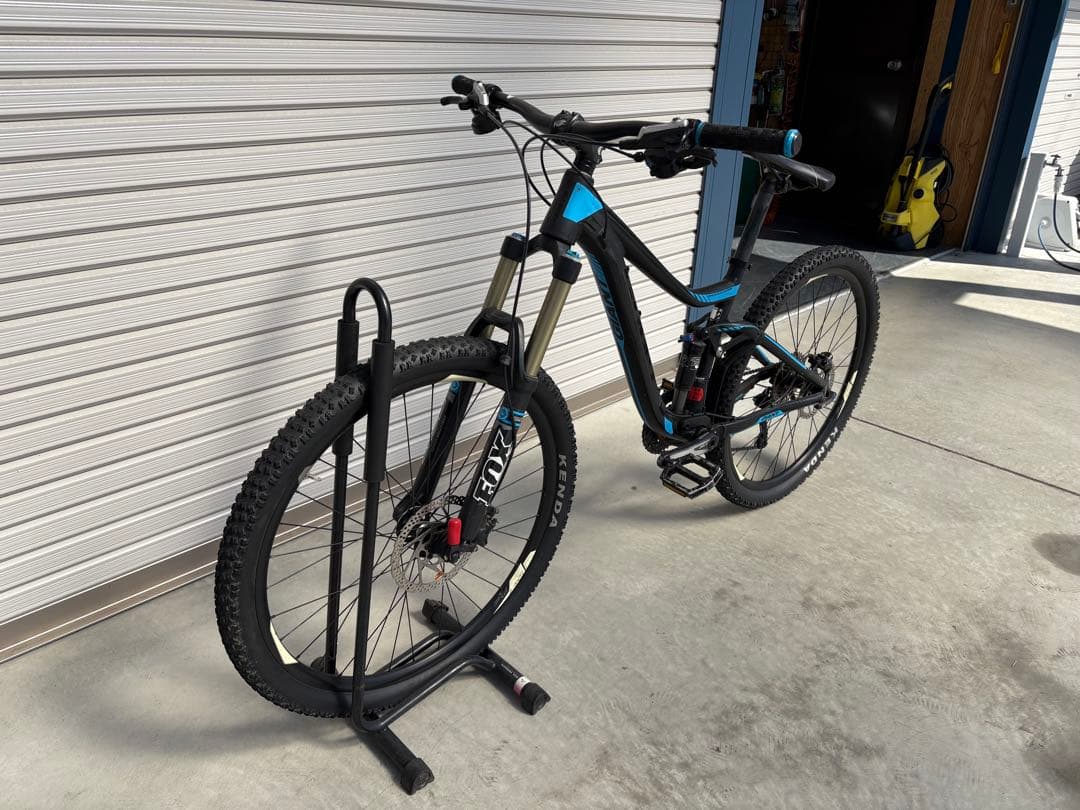 マウンテンバイク TRANCE27.5 Sサイズ黒と青　引取り限定