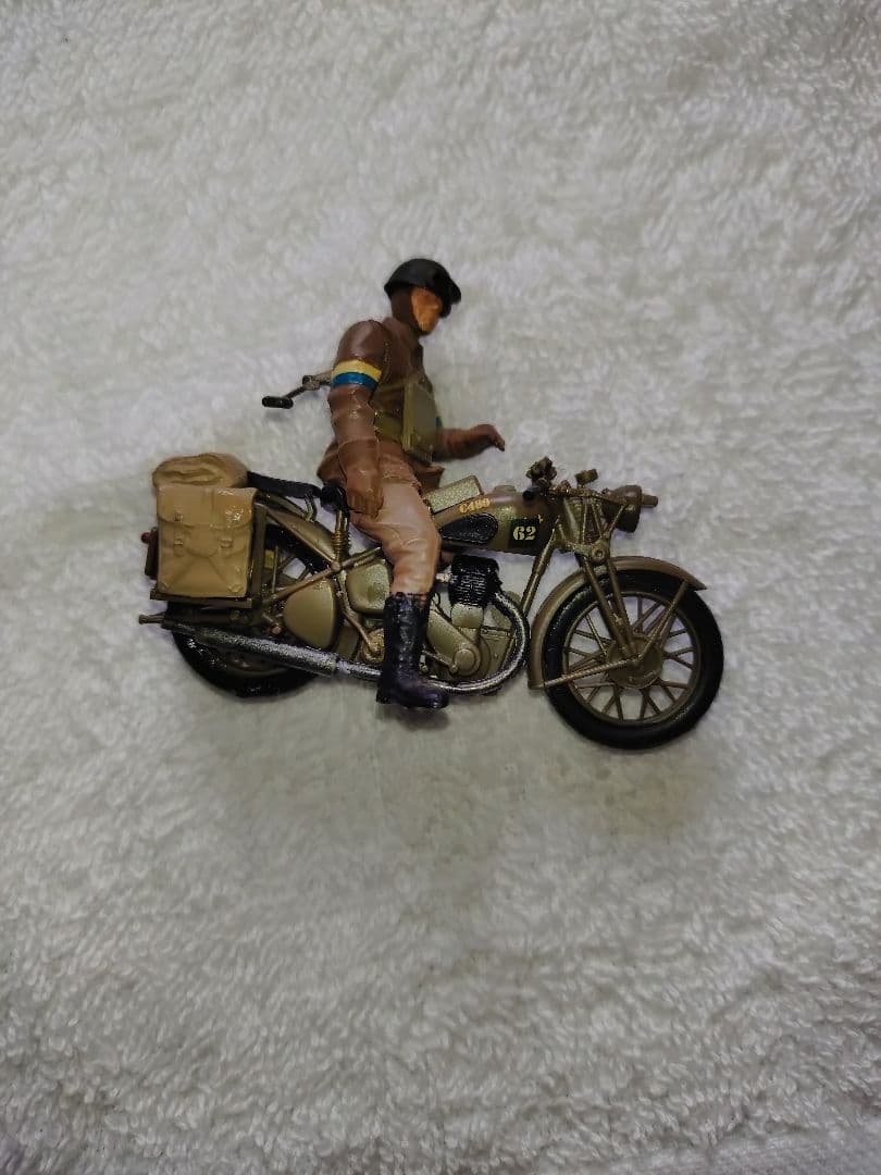 新春セール！ジオラマフランス戦線での英軍車両とバイクフィギュアセット バイシクル