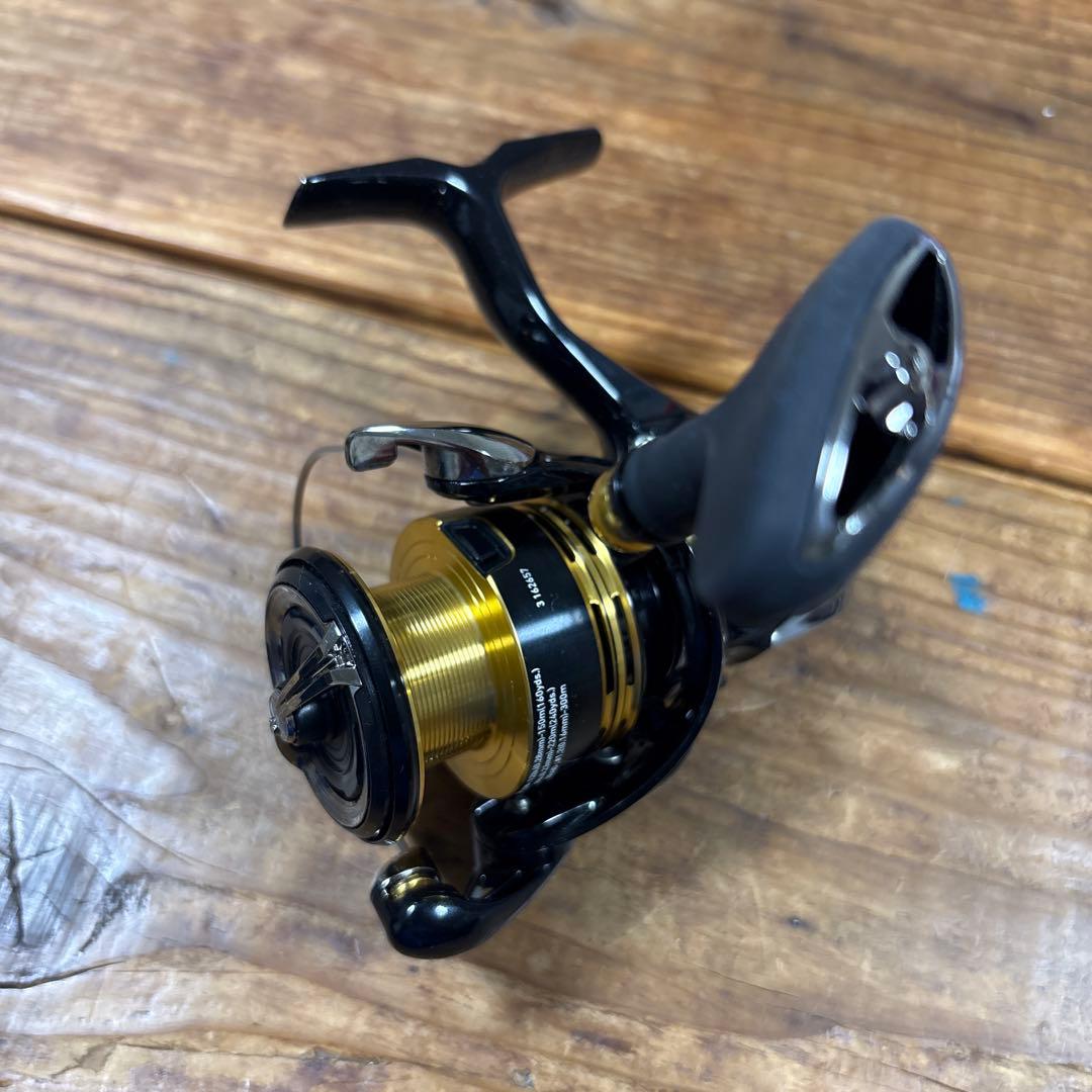 ダイワ　23 レガリス　LT2500D スピニング　Daiwa LEGALIS