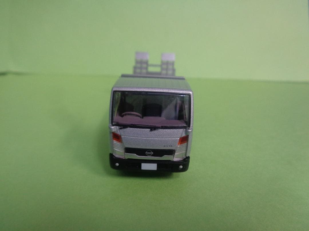 トミカリミテッドヴィンテージネオ　LV-N１４４ｂ　日産アトラス　花見台