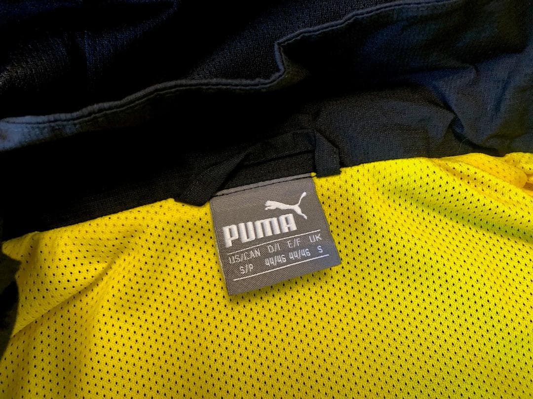 プーマPUMA｜美品｜サッカー｜ドルトムント｜レインジャケット｜ジャンパー黒｜S