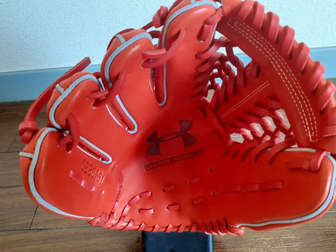 Under Armour 軟式野球グローブ オレンジ本日より3日間50％オフ