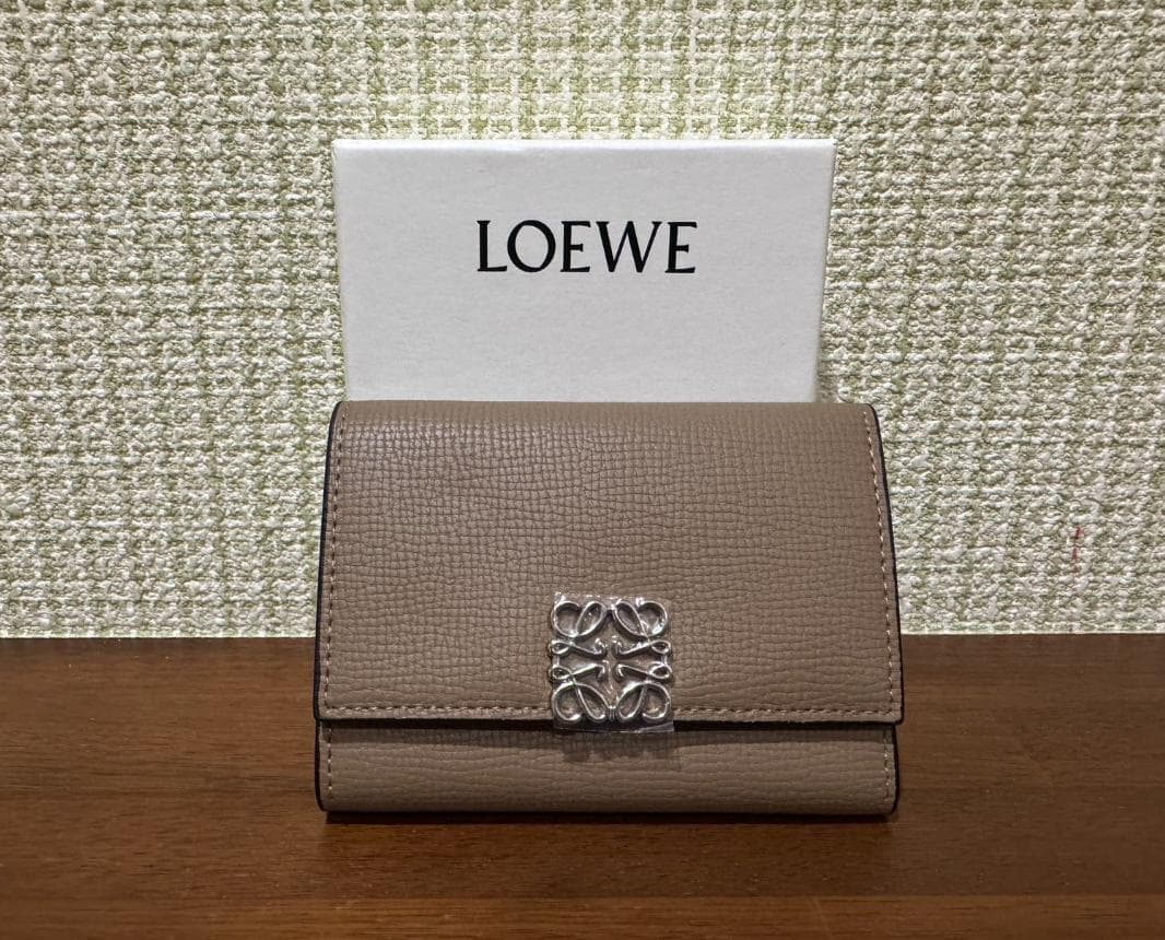 LOEWE ロエベ アナグラム コンパクト フラップウォレット イエローブラウン
