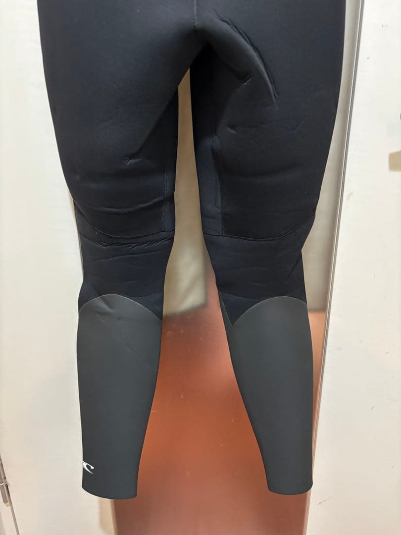 美品！　O'NEILL　バックジップ　5/3mm　セミドライ　Mサイズ