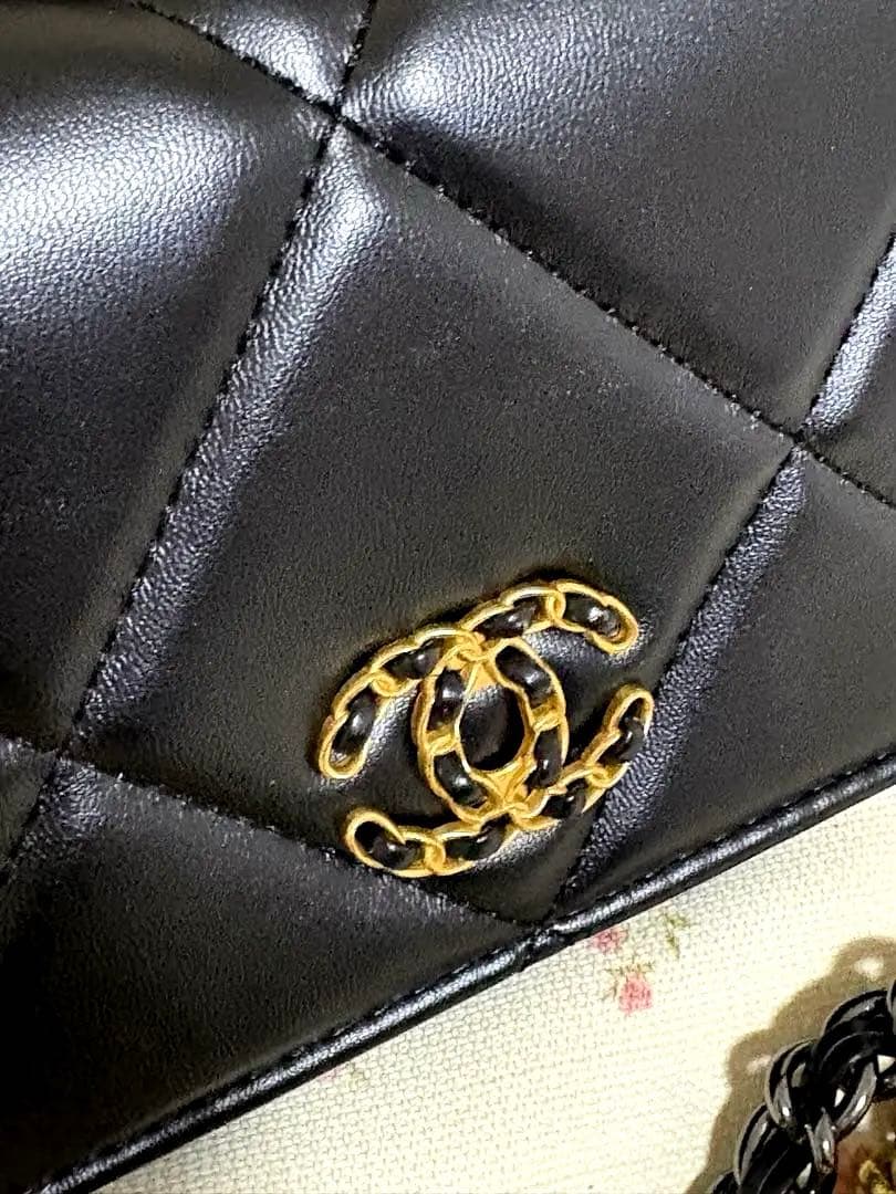 CHANEL ノベルティ　ショルダーバッグラムスキンマトラッセ　ブラックレザー