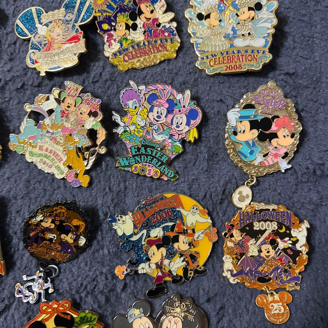 ディズニー　ピンバッジ　チャームセット