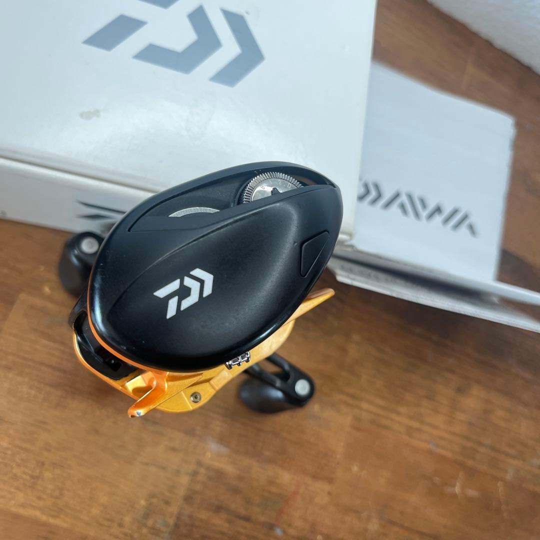 ダイワ　daiwa t3 sv 8.1 l-tw 左　美品　ベタつきなし