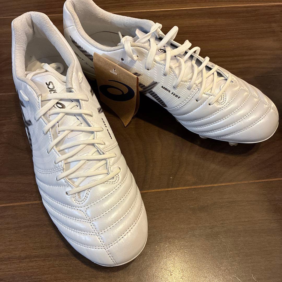 新品タグ付きASICS DS LIGHT X-FLY ホワイト サッカーシューズ