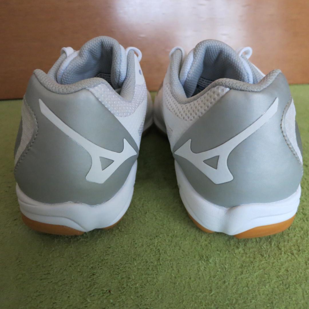 未使用品 ミズノ フライ 23.0 バレーボールシューズ MIZUNO FLY