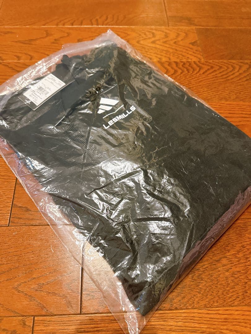 レズミルズ パーカー 完売品 adidas レスミルズ