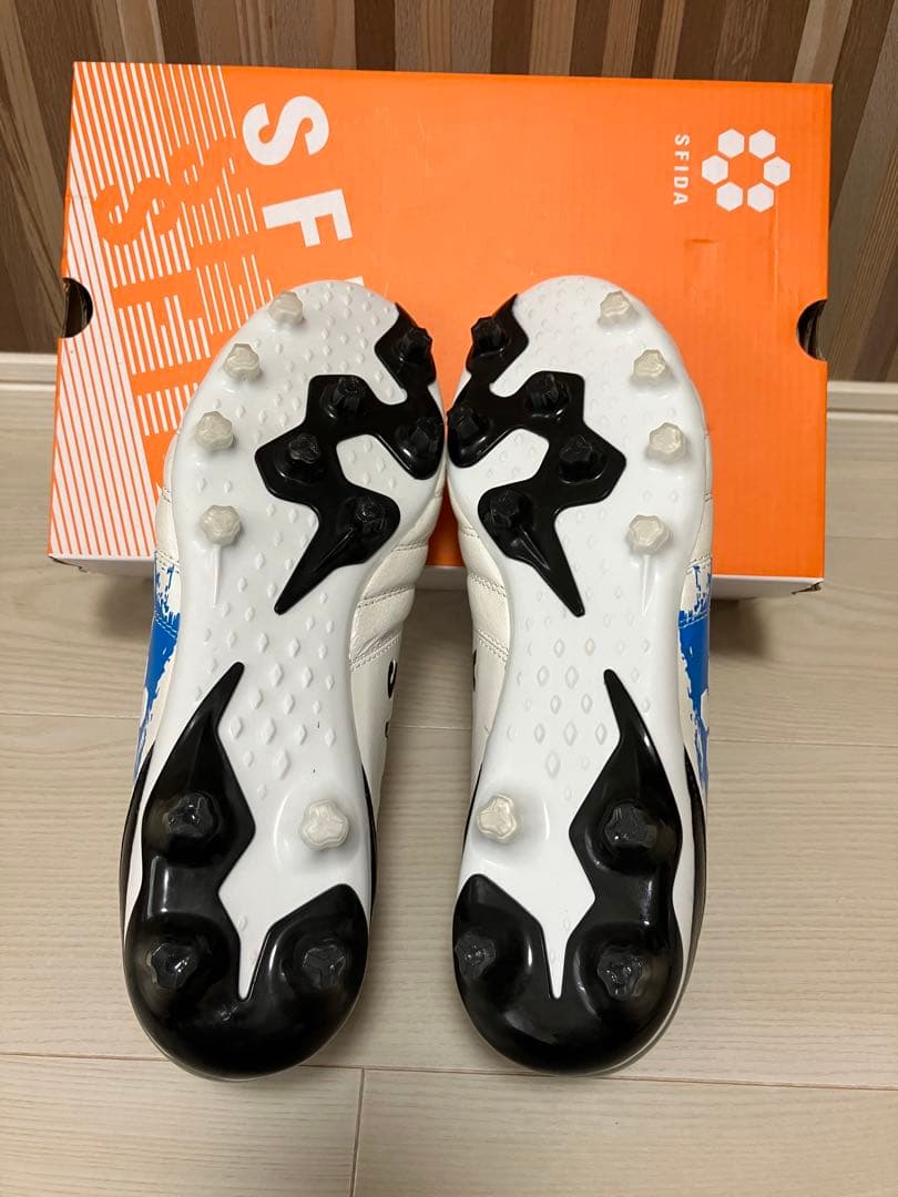 【未使用品】27.5センチ　サッカースパイク