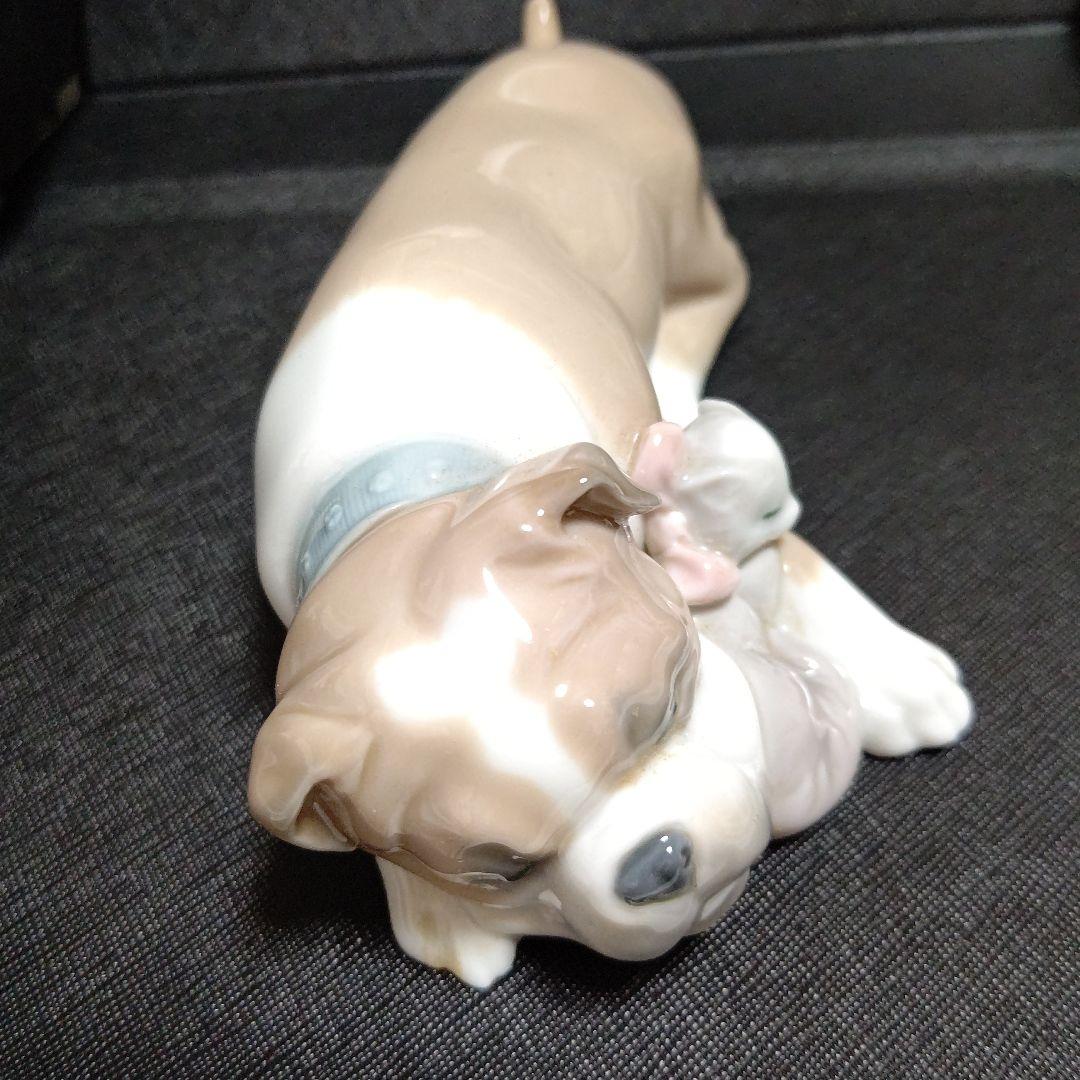リアドロ犬の置物