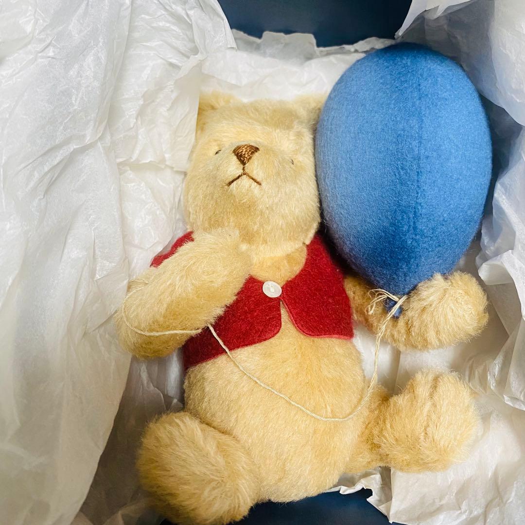 ぬいぐるみ R. John Wright Dolls Pooh's Blue Balloon