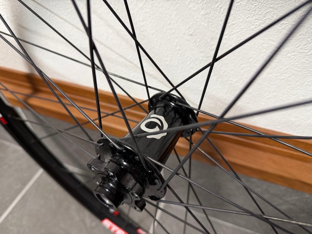Industry nine hydra stans mk3 29インチ
