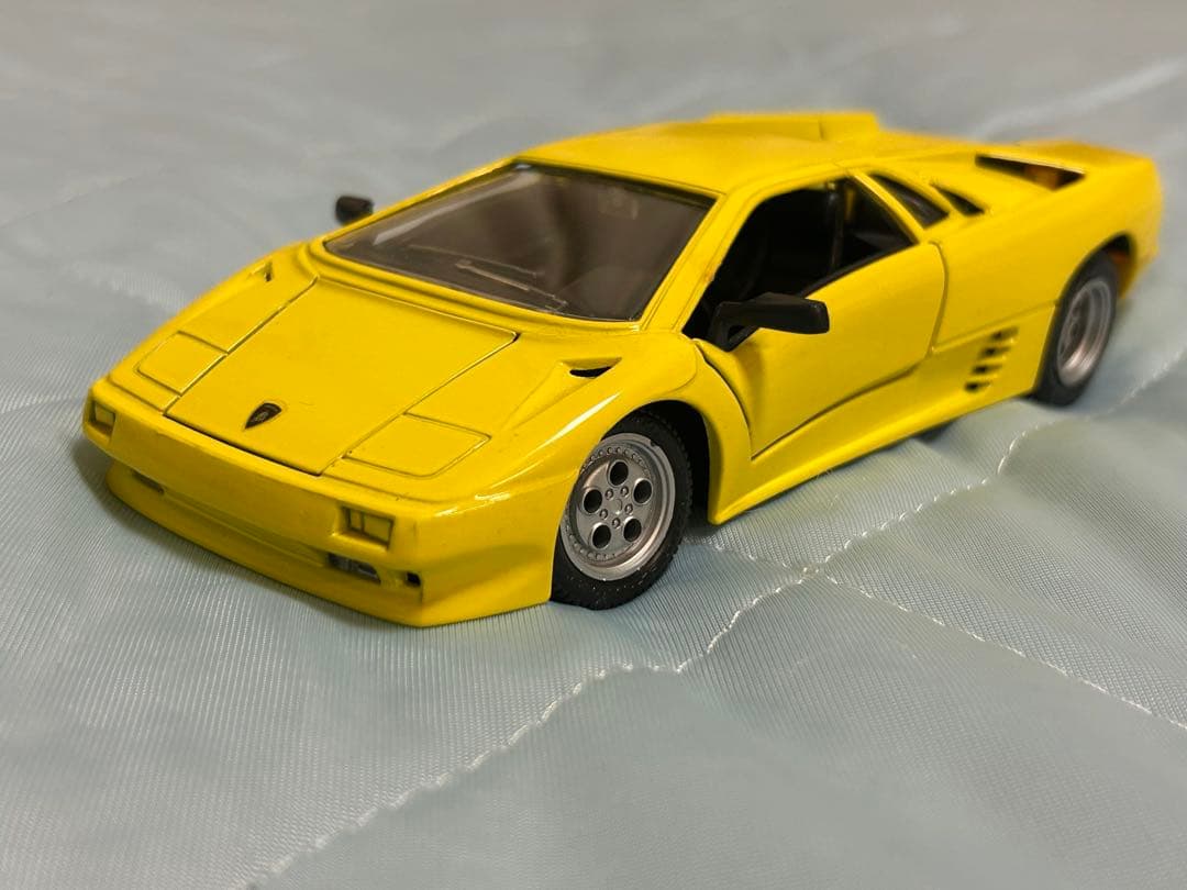 burago Maisto 1/24 ミニカー　フェラーリ　マスタング　