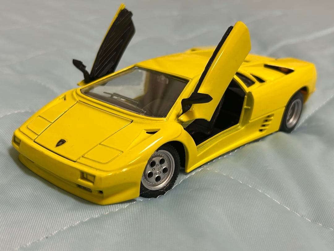 burago Maisto 1/24 ミニカー　フェラーリ　マスタング　