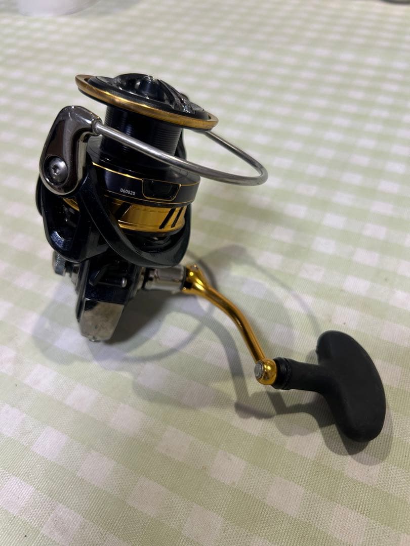 Legalis LT5000D-CXHスピニングリール 黒/金 軽量デザイン