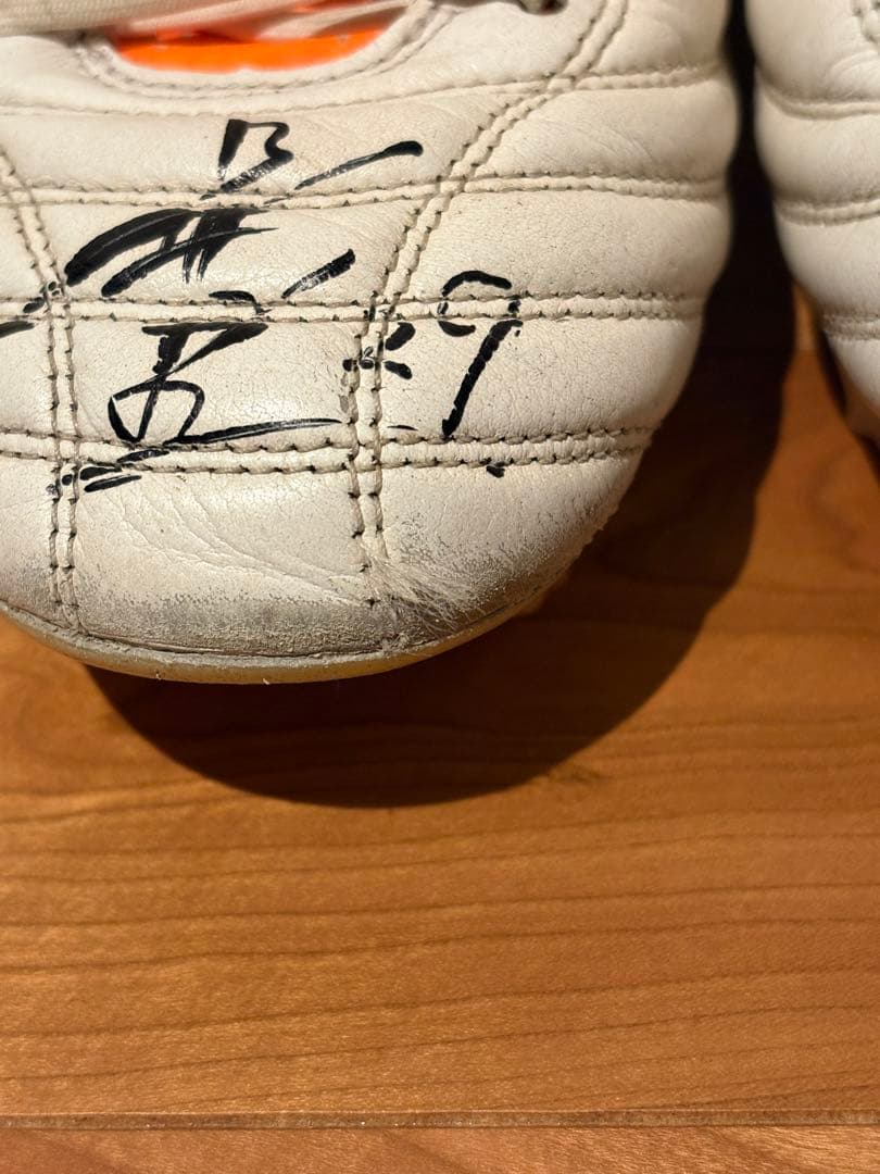 吉岡雅和選手　実使用品　ASICS サッカーシューズ サイン入り