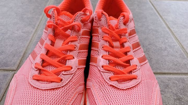 【美品】adidas ランニングシューズ　戦　24cm