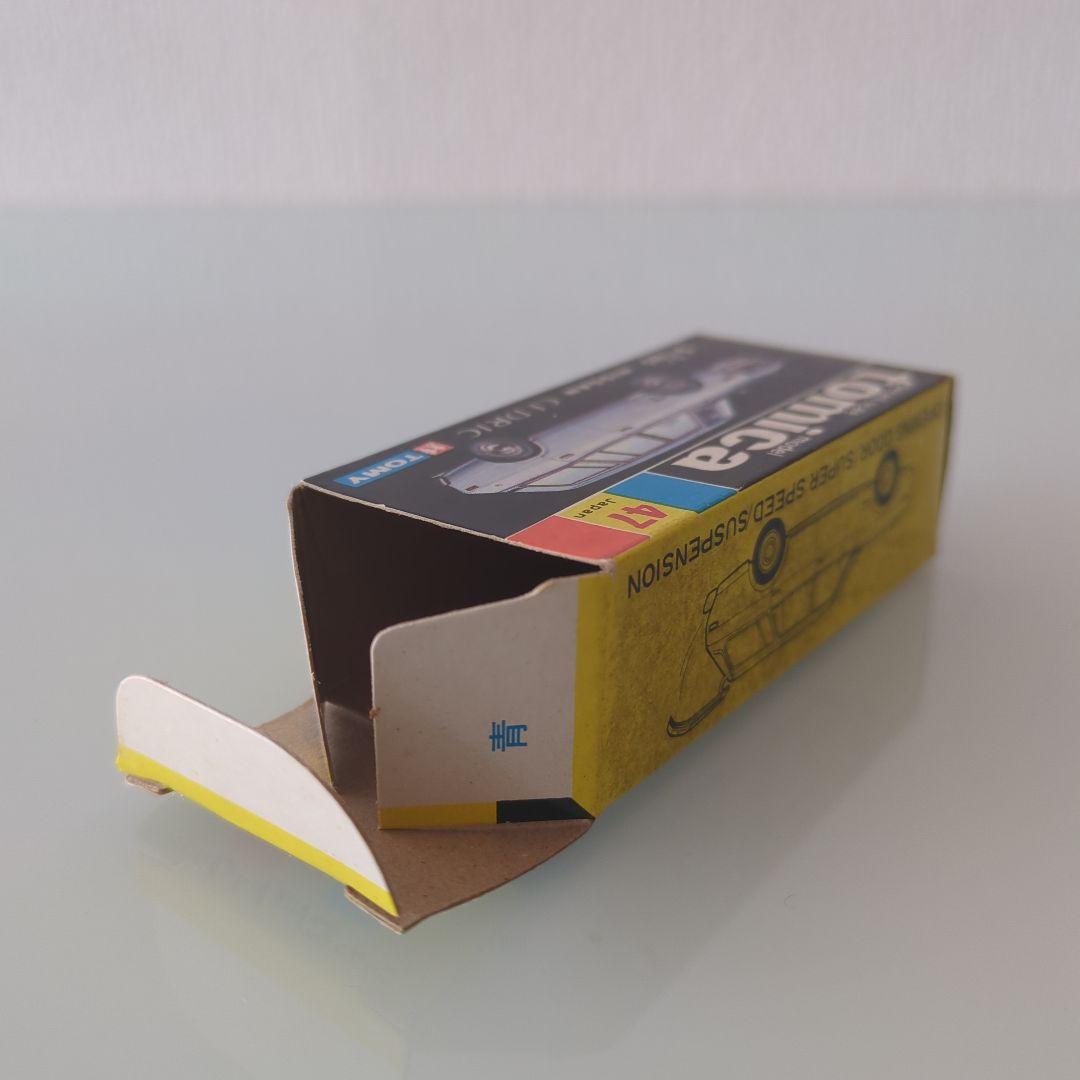 黒箱 トミカ ニッサンセドリック (サイドウインド開)色指定箱