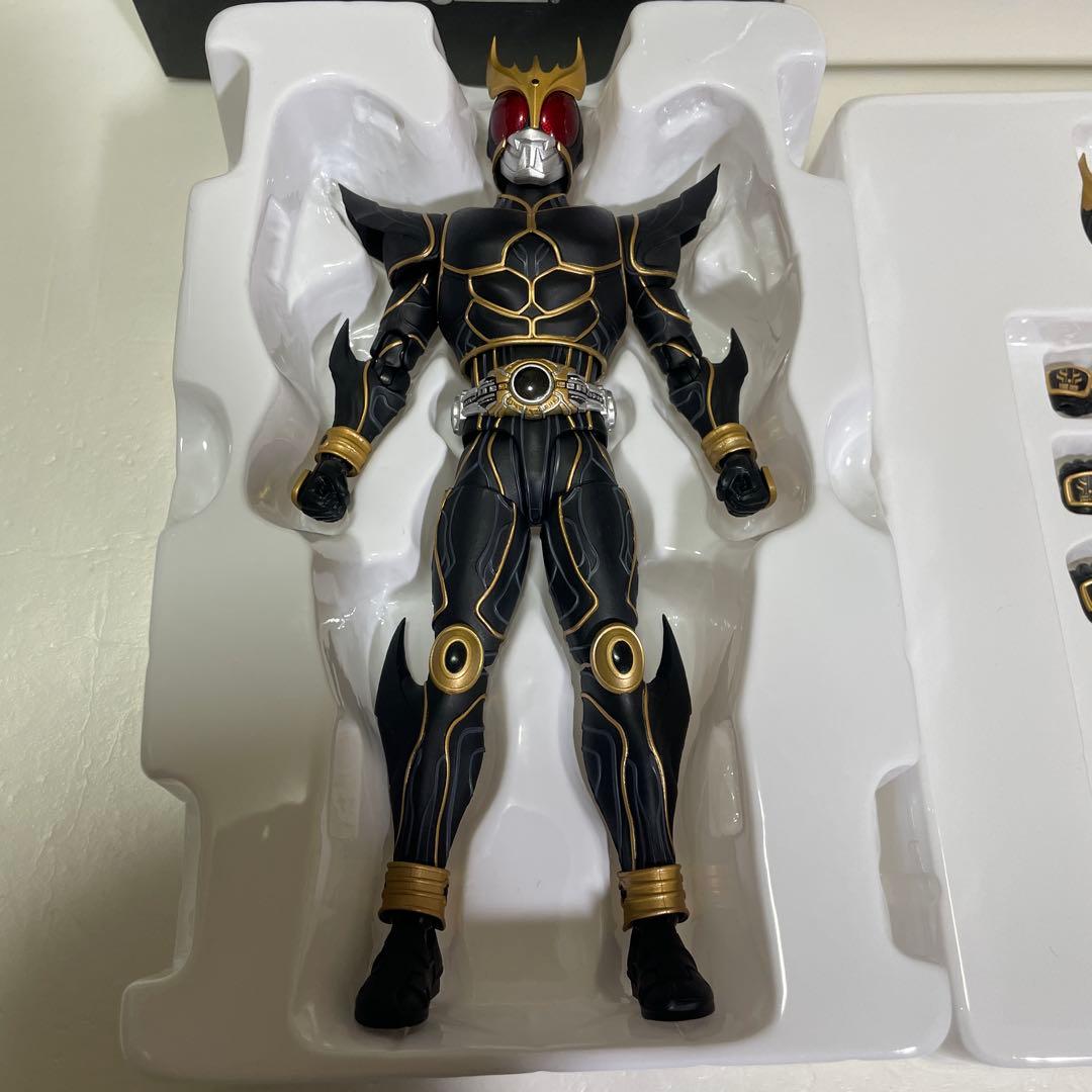 S.H.フィギュアーツ 真骨彫製法 仮面ライダークウガ　アルティメットフォーム