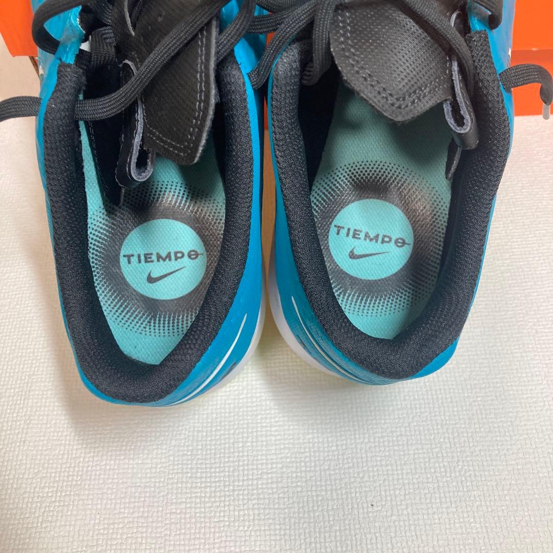 27 NIKE ナイキ TIEMPO ティエンポ　レジェンド8アカデミーTF