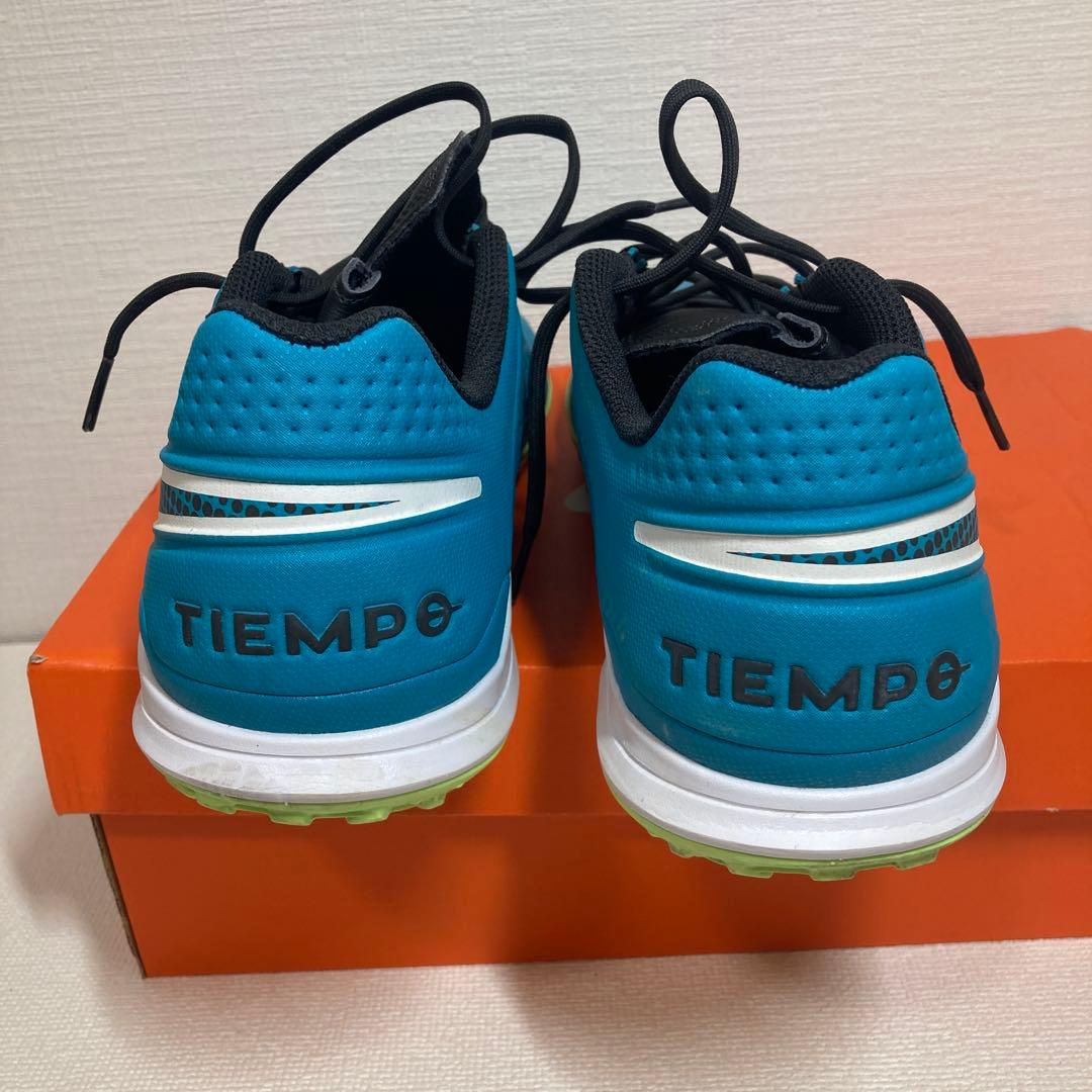 27 NIKE ナイキ TIEMPO ティエンポ　レジェンド8アカデミーTF