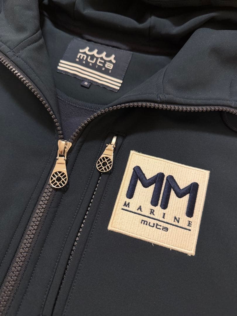 【大人気商品 / 美品】muta MARINE ボンディングパーカー