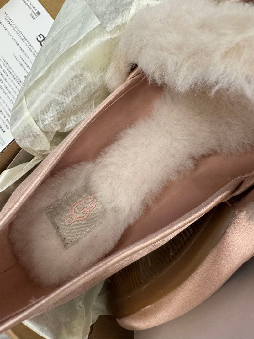 UGG バレーシューズ　ムートン　ベージュピンク　定価17600