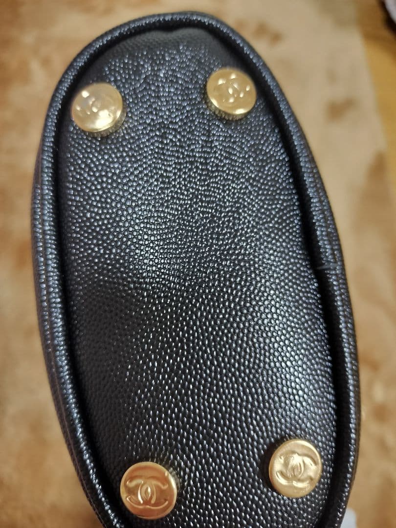 CHANEL ブラックレザーショルダーバッグ ノベルティ