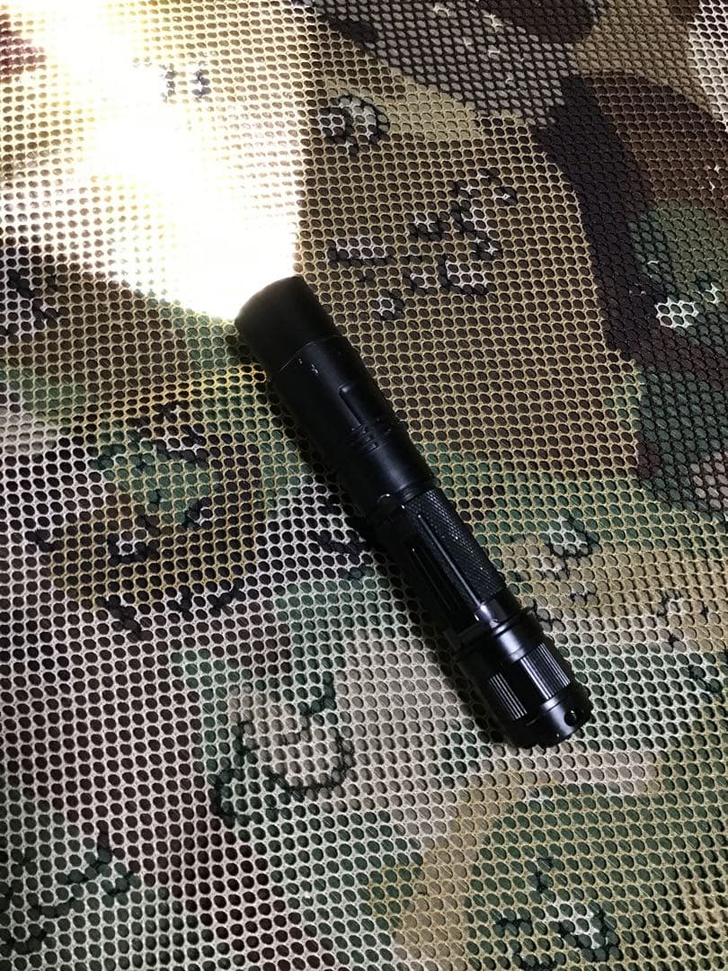 米軍放出品　FENIX 充電式　LEDライト中古品