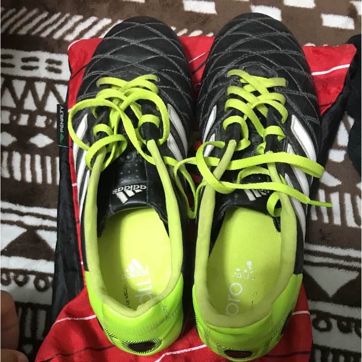アディダス取り替え式サッカースパイク